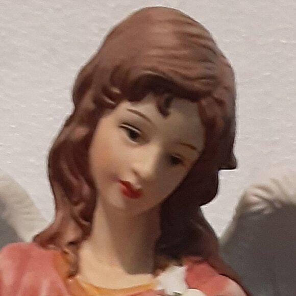 Grandeur Noel Nativity Angels (2-Piece Porcelain Figurines) - Picture 16 of 16